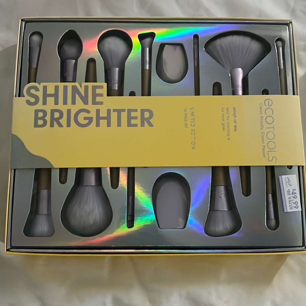 New! Ecotools 14 piece make up brush set
